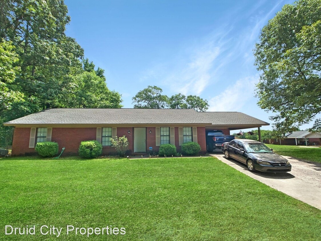 3 br, 2 bath House 8450 Rutherford Drive House Rental in
