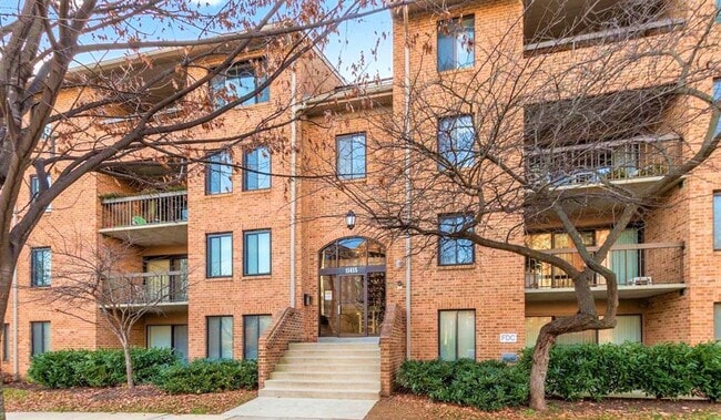 Photo - 11415 Commonwealth Dr #301 House
