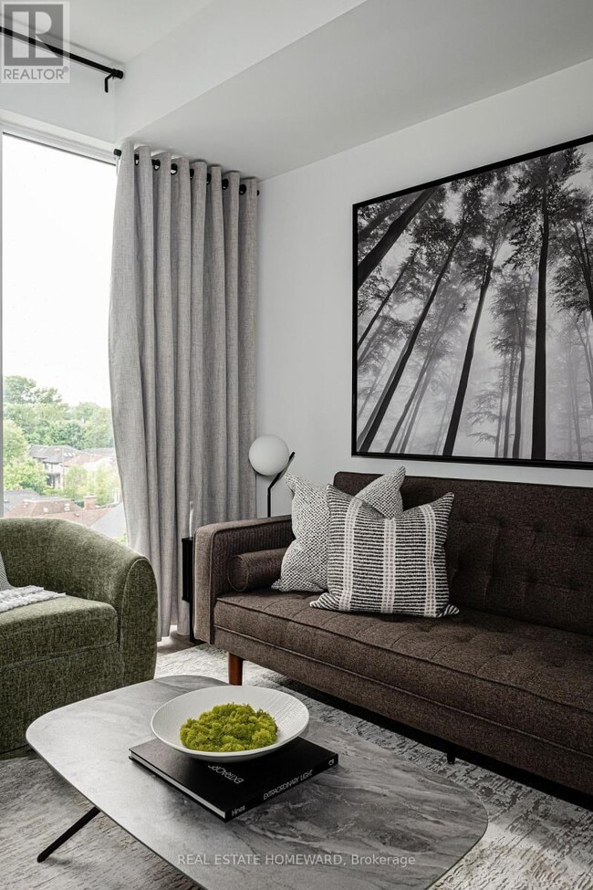 Building Photo - 2020 Bathurst St