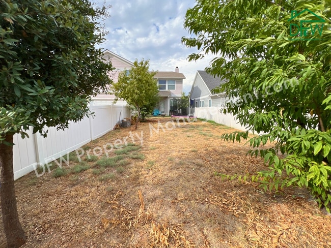 Building Photo - 9900 Cherry Hill Ln