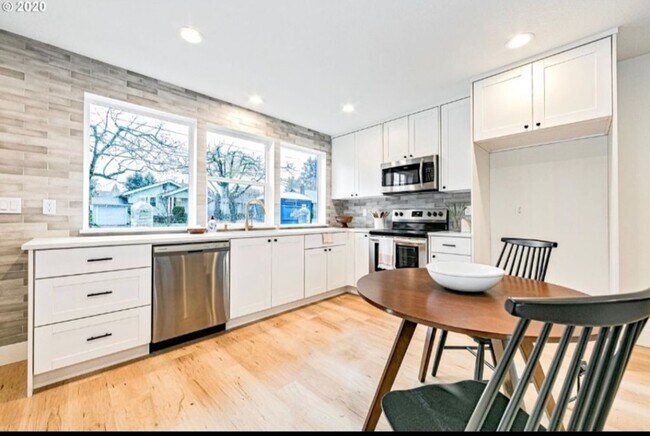 Foto del edificio - 617 N Lombard St