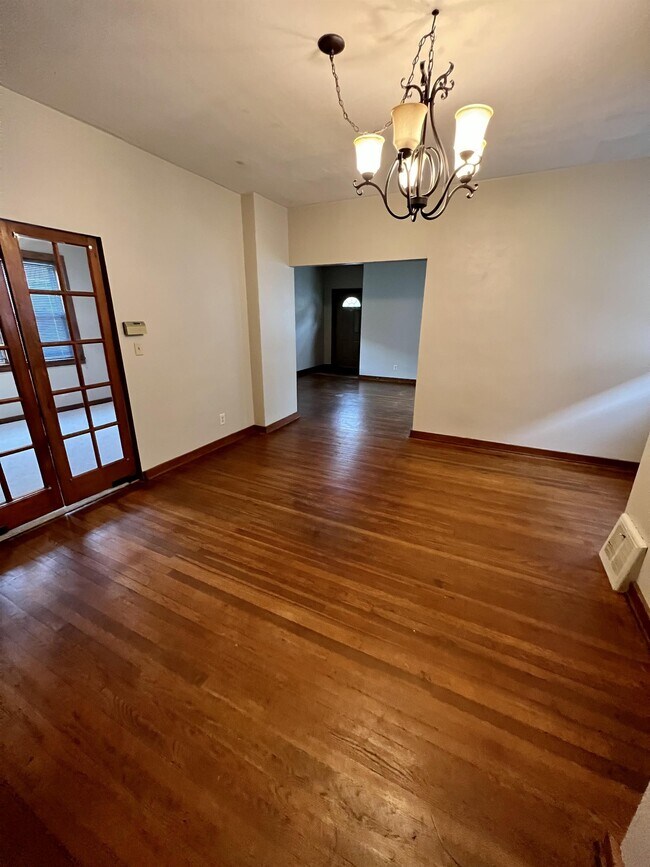 Foto del edificio - 2319 N Main St