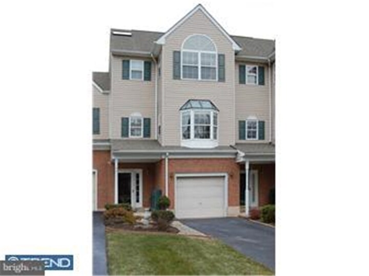 Primary Photo - 108 Vineyards Ct