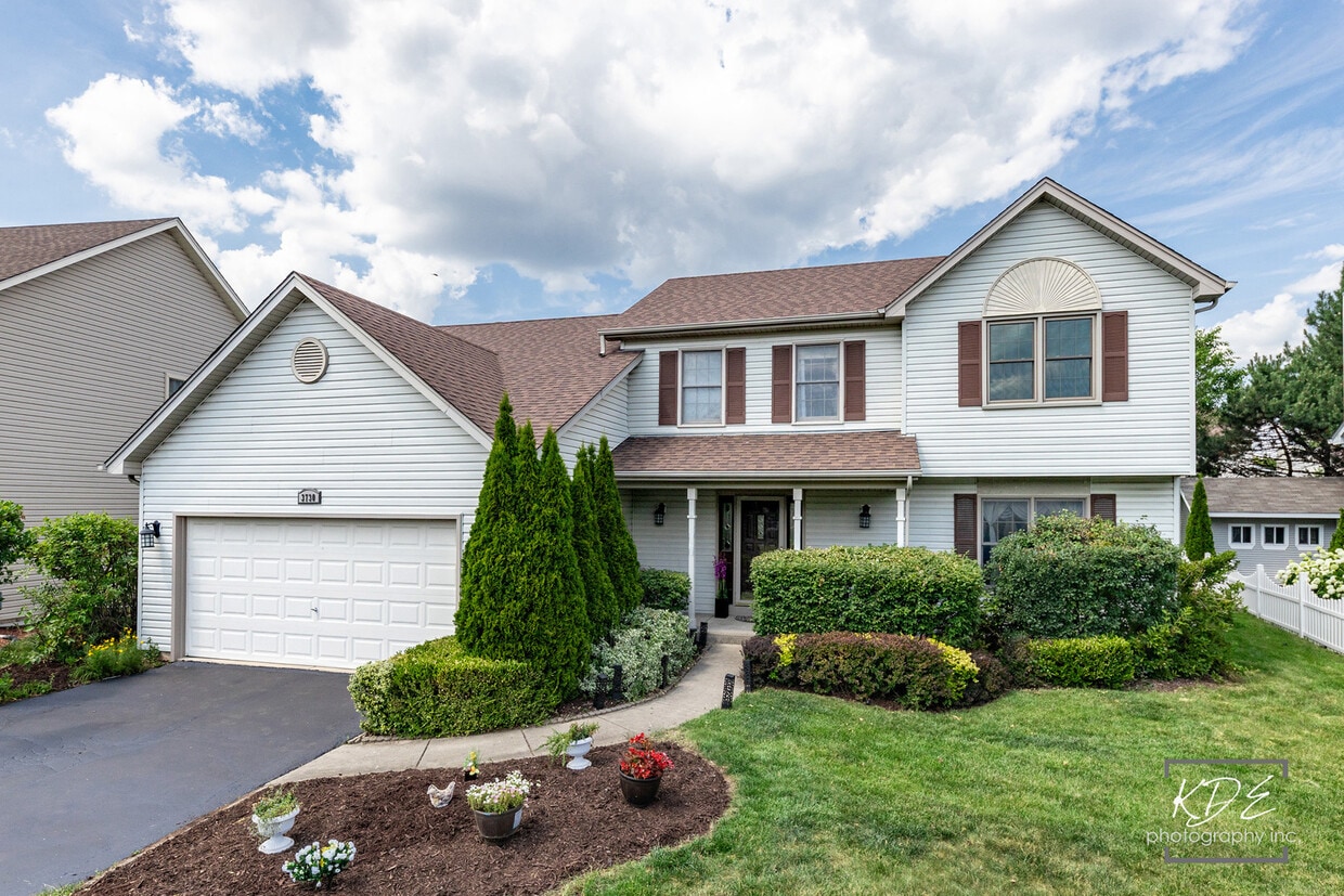 Primary Photo - 3730 Baybrook Dr
