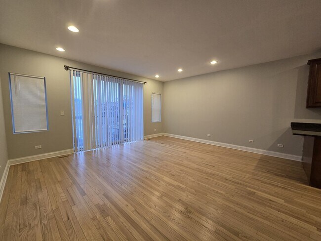 Foto del edificio - 3831 N Kedzie Ave