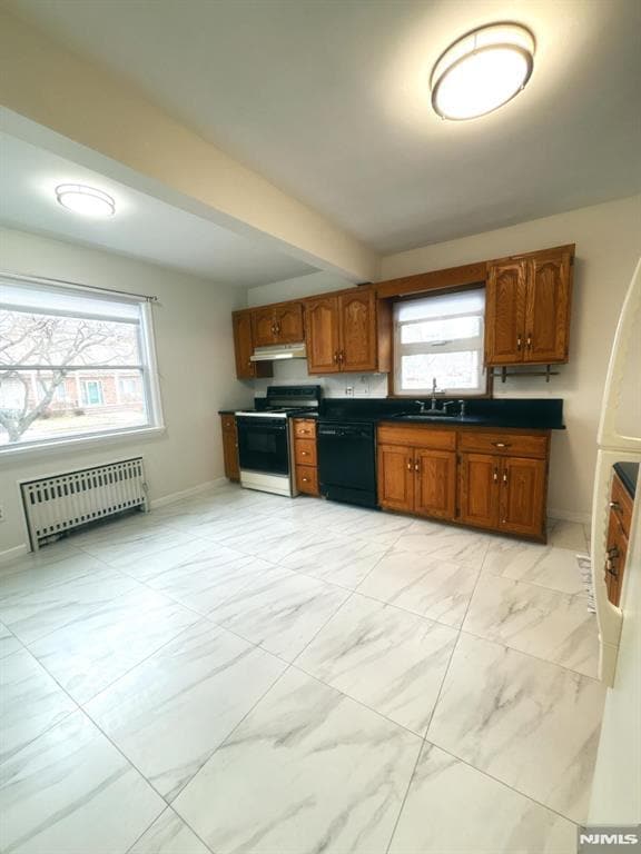 Building Photo - 904 5th St