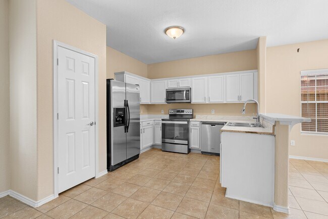 Building Photo - 6238 Cottage Pines Dr