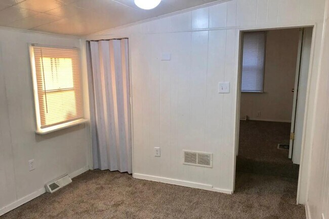 Foto del edificio - 829 Marvin Ave