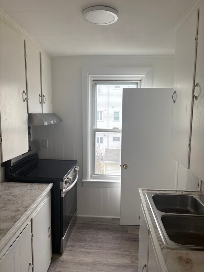 Zona de cocina - 121 Bonney St