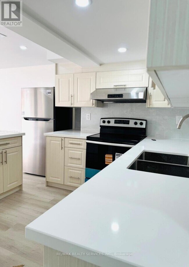 Building Photo - 9 Enclave Trail