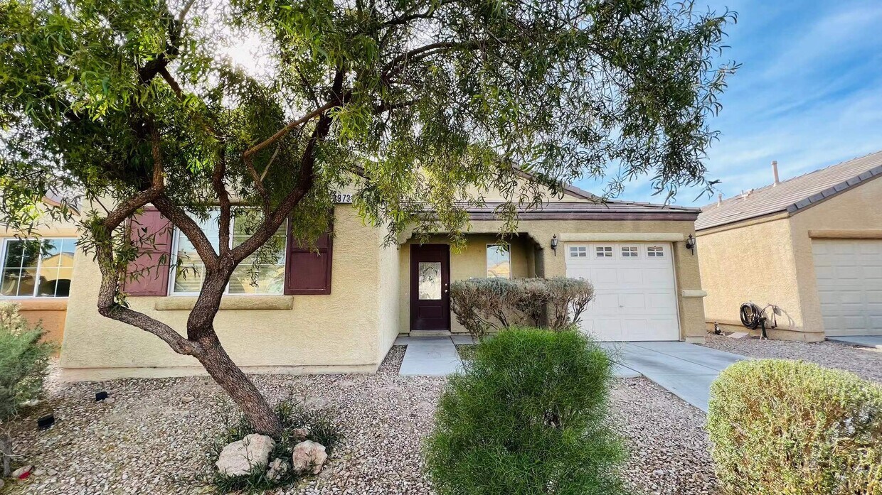 3373 Wrangell Mountain St, Las Vegas, NV 89122 House Rental in Las