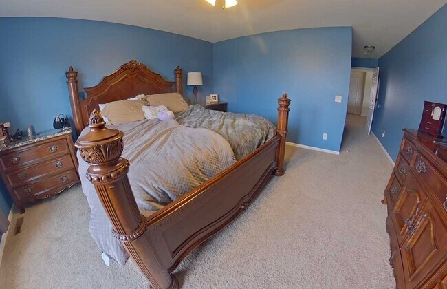 Foto del edificio - West Side + Fenced-in Yard + Attached 2-Car Garage + Washer & Dryer! Available June 19th!