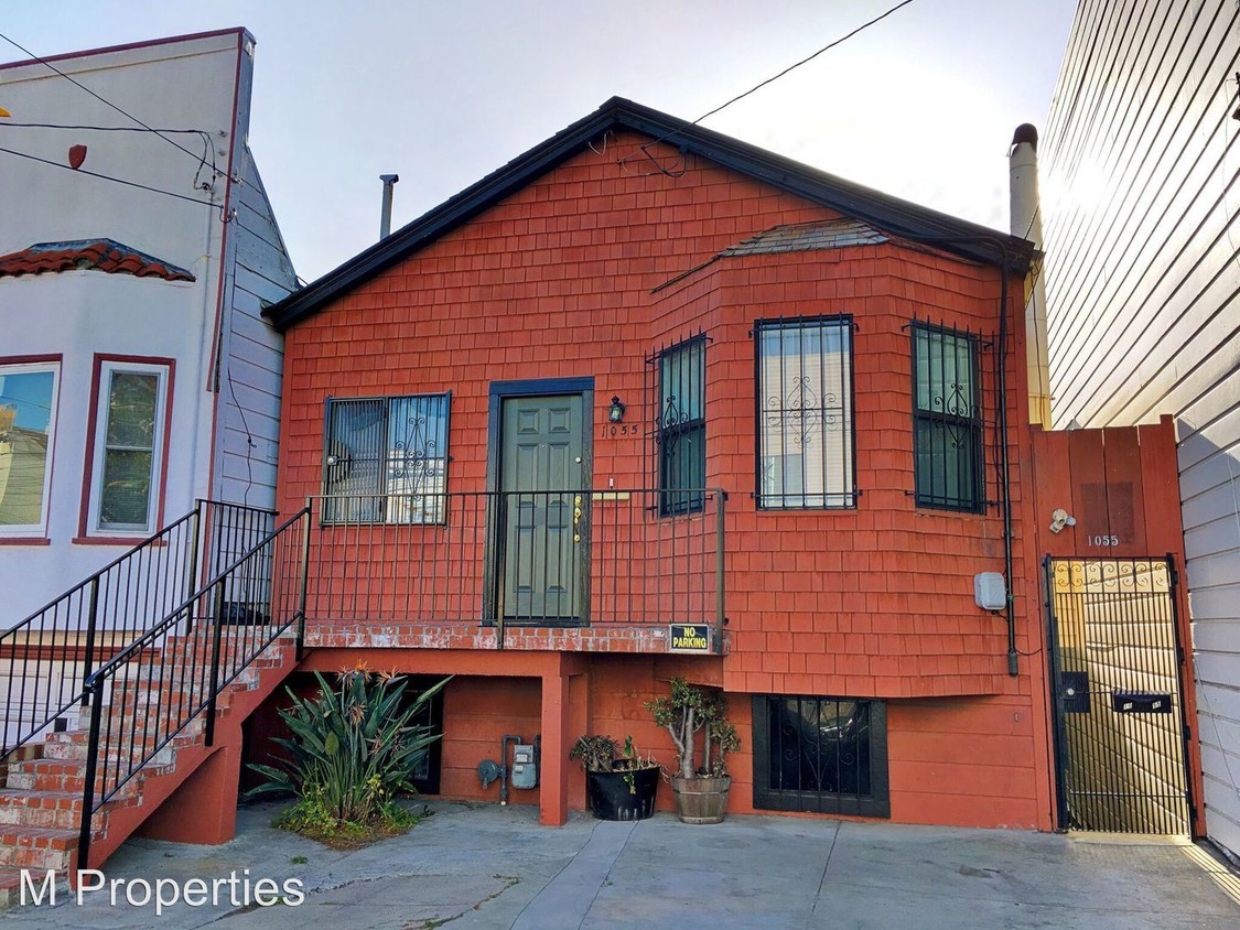 Primary Photo - 1055 Alabama St