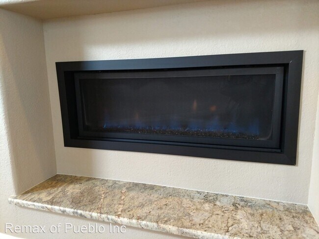 Building Photo - 4 br, 3 bath House - 4408 Turnberry Crescent