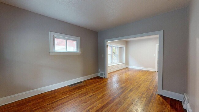 Foto del edificio - 11302 Parkview Ave