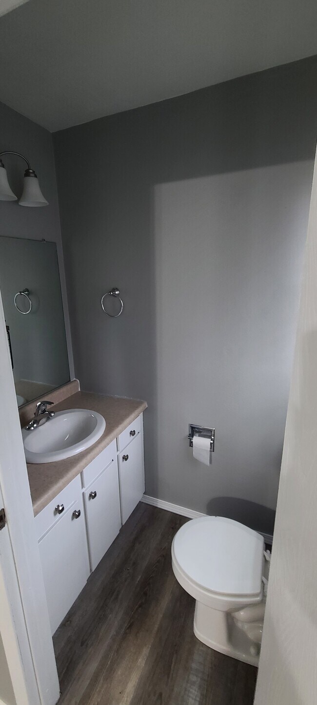 Foto del edificio - 1329 E Roeland Ave