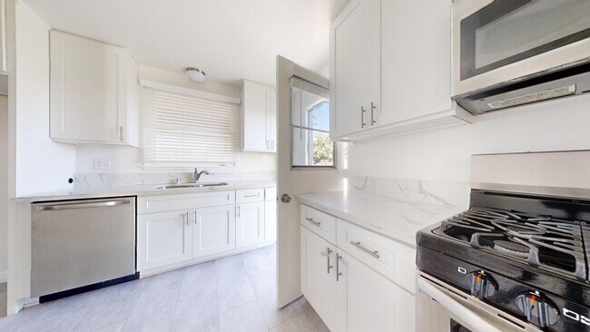 Foto del edificio - 5558 Emerald St