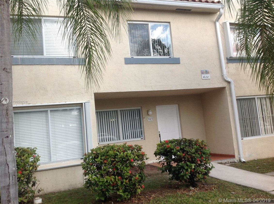 Foto principal - 611 NW 82nd Ave