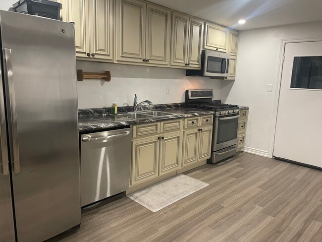 Kitchen - 110 Napoli Dr