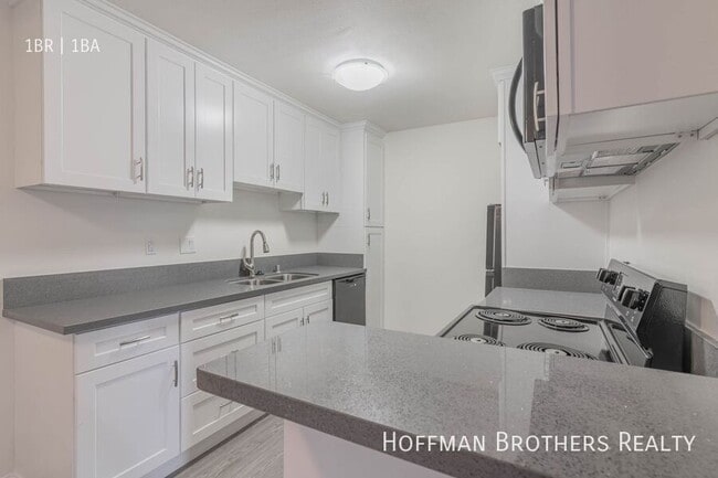 Foto del edificio - 8123 Langdon Ave