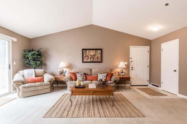 High Ceilings - 1028 San Luis Cir