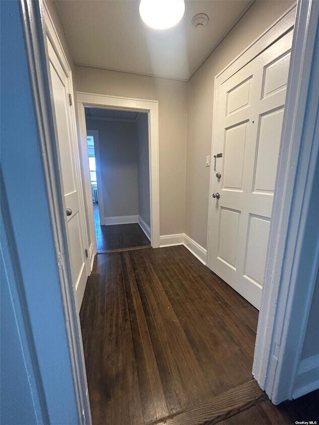 Foto principal - 661 Franklin Ave