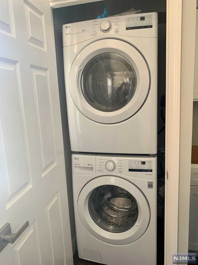 Foto del edificio - 20 Rosol Ln