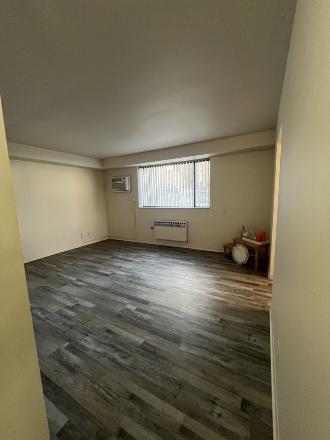 Building Photo - Park Point Properties