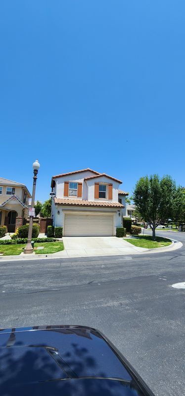 Foto principal - 7046 Angora St