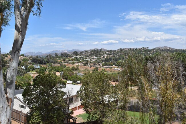 Foto del edificio - Mt Helix 4 bedroom 3.5 bath