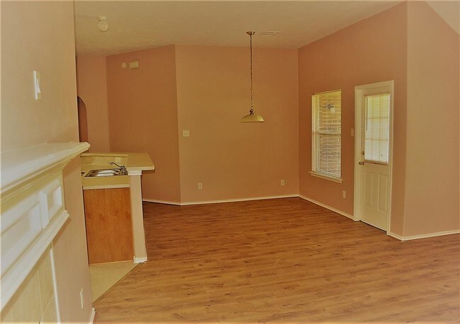 Foto del edificio - 13026 Bretford Ct