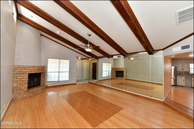 Building Photo - 5534 Oakbriar Cir