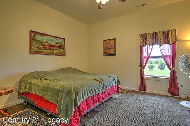 Foto del edificio - 1 br, 1 bath House - 777 Love Hollow Rd