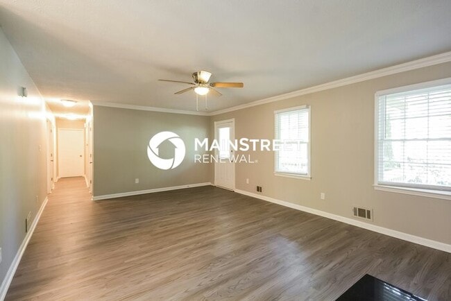 Photo - 3 Bedroom Pet-Friendly Home in Duluth, GA with Main Street Renewal