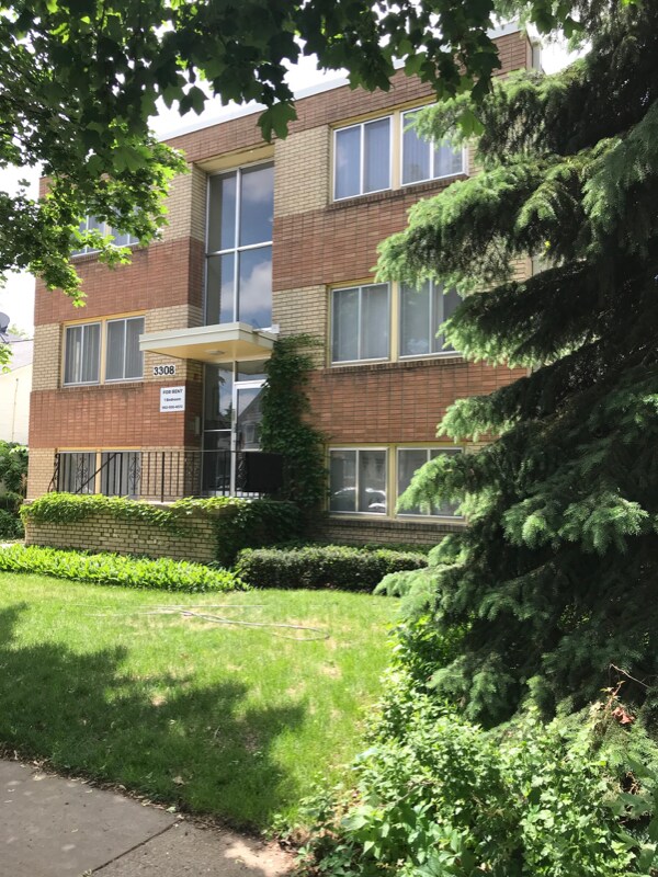 Building Photo - 3308 Girard Ave S