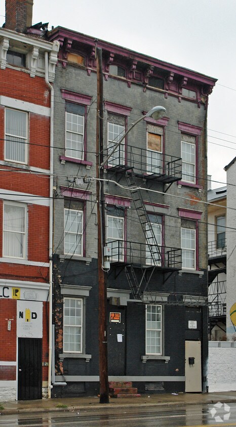 Building Photo - 522 W Liberty St