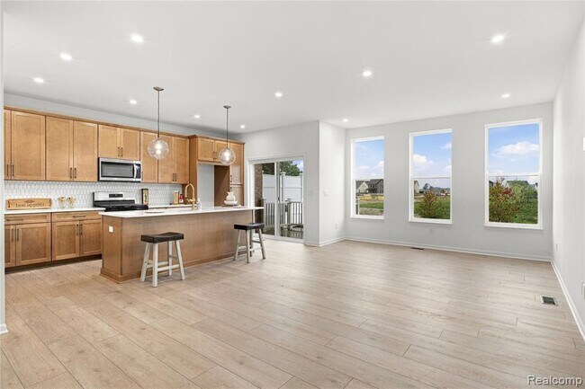 Foto del edificio - 5401 Poppydrew Ln