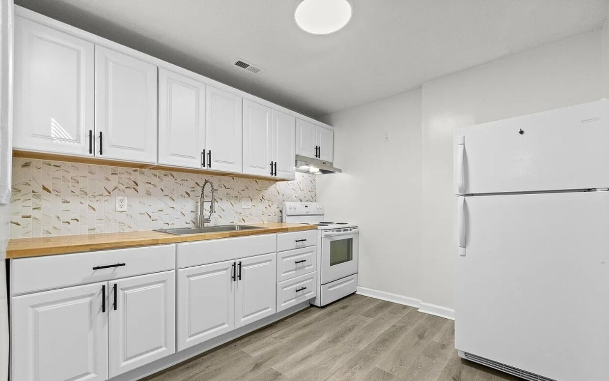 Stunning 4 Bedroom, 2 Bathroom home with modern upgrades - STUNNING