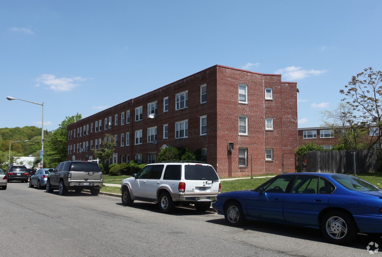 Building Photo - 1101 - 1113 19th St NE