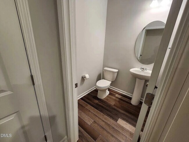 Foto del edificio - Room in Townhome on Hemlock Cone Wy