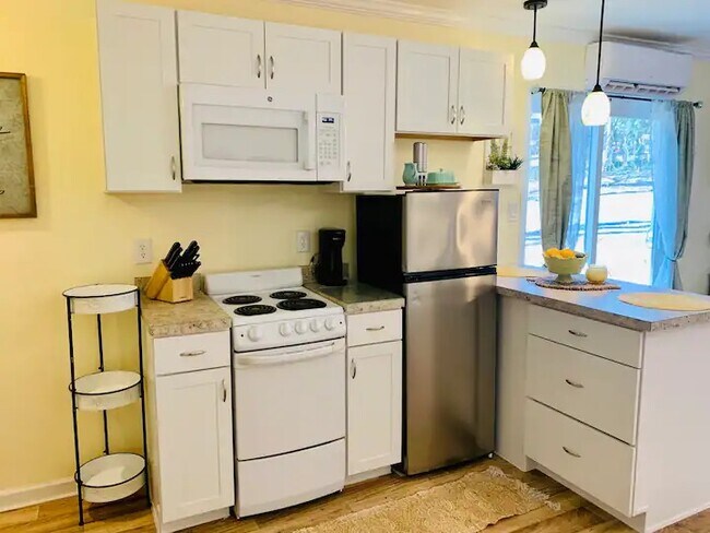 Kitchen area - 1517 Crowders Creek Rd