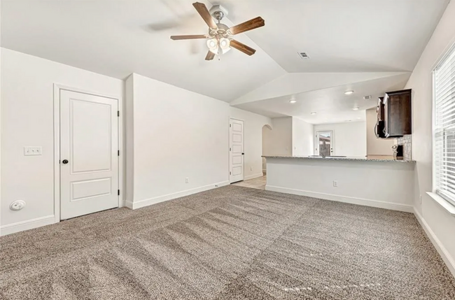 Building Photo - 4 Bedroom 2 Bathroom for Rent!  MOVE-IN SP...