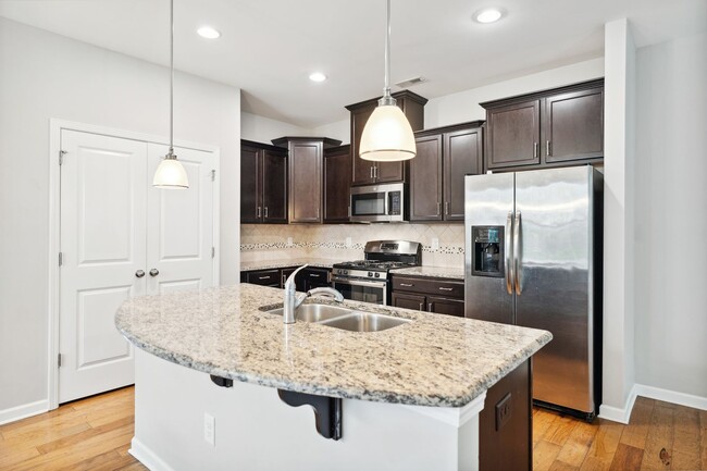 Building Photo - Apex North Carolina Townhome