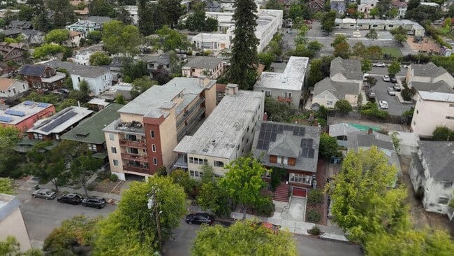  - 2025 Francisco St.