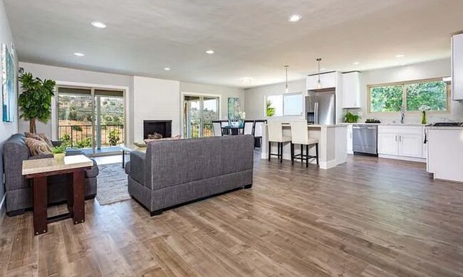 Foto del edificio - 5620 Adobe Falls Pl