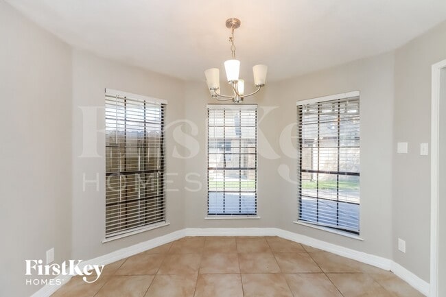Foto del edificio - 6611 Gleneagles Dr