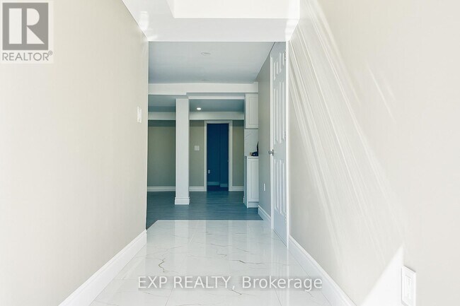 Building Photo - 96 Timberlane Crescent