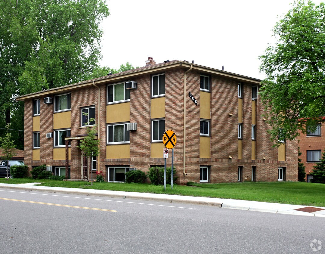 Foto del edificio - 808 6th Ave NW