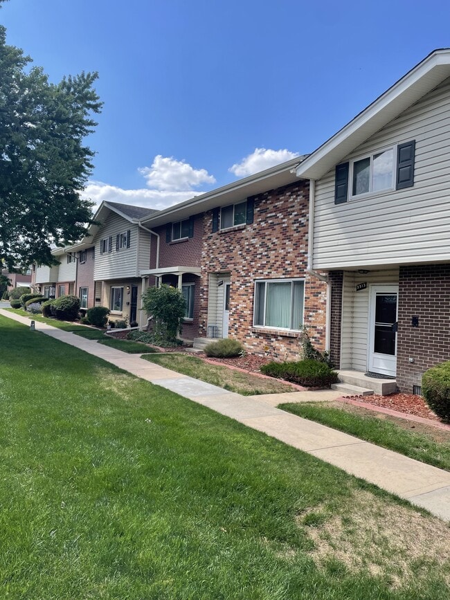 Building Photo - 3915 S Boston St