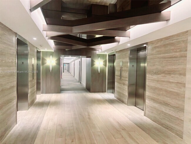 Building Photo - 2301 Collins Ave